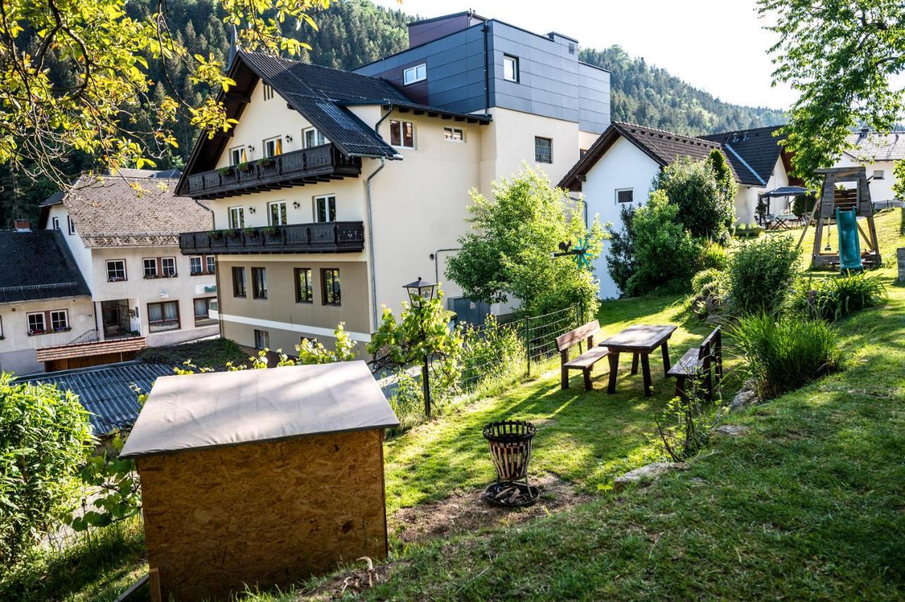 ホテル Gastwirtschaft Hold Monichwald エクステリア 写真